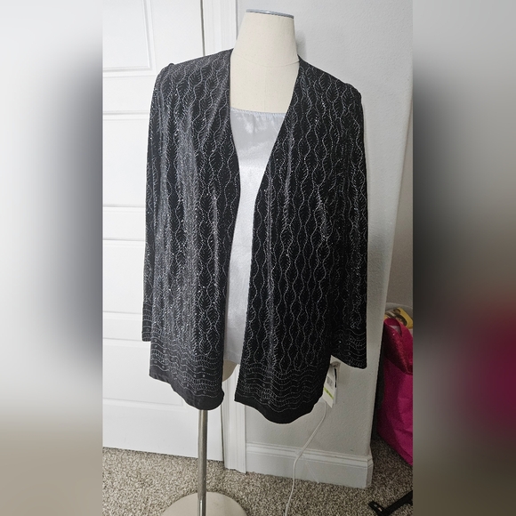 NWT K Woman Black Jeweled Shell with Silver Shell - Picture 2 of 9